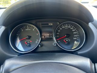 Nissan Qashqai 2011-thumb-15
