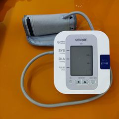 Omron M3 Ψηφιακό Πιεσόμετρο Μπράτσου Ακριβείας με Ανίχνευση Καρδιαγγειακού Παλμού - Νοσοκομείο - Υγεία