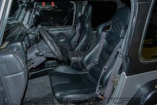 Jeep Wrangler 2001-thumb-21