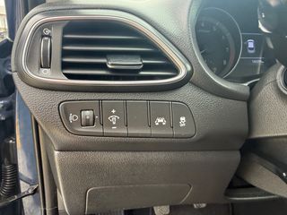 Hyundai i 30 2017 1.4cc 140HP NAVI KAMERA LED-thumb-17