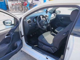 Volkswagen Polo 2010 BLUEMOTION-thumb-6
