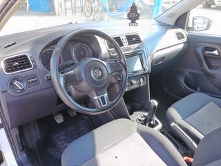 Volkswagen Polo 2010 BLUEMOTION-thumb-10