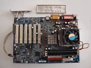 Μητρική - Motherboard GIGABYTE GA-8IDX3 Socket 423 με Pentium 4 @1.5Ghz + Ram