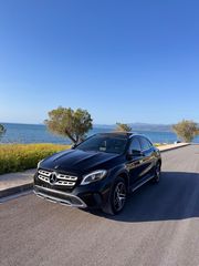 Mercedes-Benz GLA 200 2018 Panorama