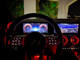 Mercedes-Benz GLA 250 2022 PANORAMA/LED LIGHTS/AMBIENT/CAMERA-thumb-40