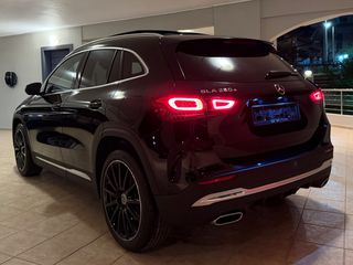 Mercedes-Benz GLA 250 2022 PANORAMA/LED LIGHTS/AMBIENT/CAMERA-thumb-3