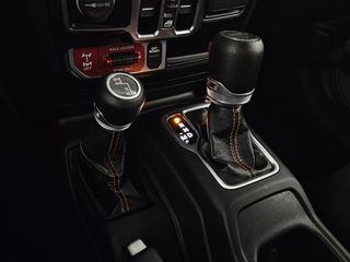 Jeep Gladiator 2022 mojave-thumb-6