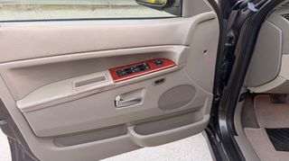 Jeep Grand Cherokee 2006-thumb-12