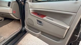 Jeep Grand Cherokee 2006-thumb-22