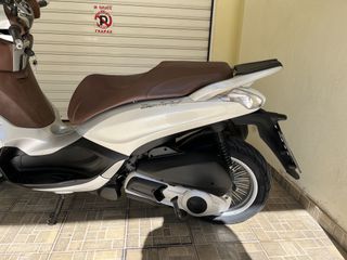 Piaggio Beverly 300i 2016-thumb-9