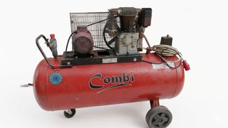 Επαγγελματικός Αεροσυμπιεστής Combi 270L - 4HP (Τριφασικός)