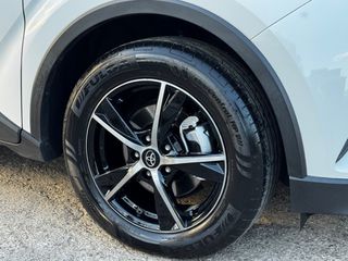 Toyota C-HR 2019-thumb-4