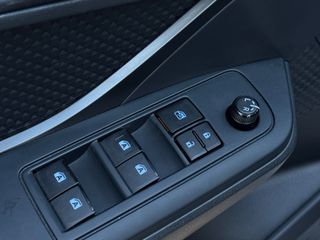 Toyota C-HR 2019-thumb-31