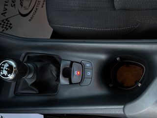 Toyota C-HR 2019-thumb-33