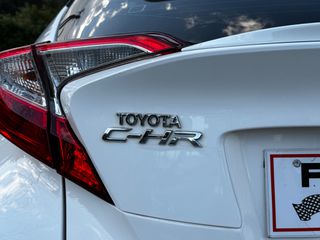 Toyota C-HR 2019-thumb-17