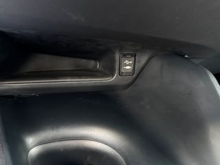 Toyota C-HR 2019-thumb-30