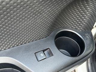 Toyota C-HR 2019-thumb-34