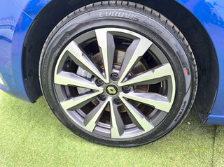 Renault Megane E-TECH 2021 1.6 Plug-in Hybrid E-Tech R.S. LINE-thumb-3