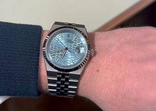 Rolex land-dweller-thumb-2