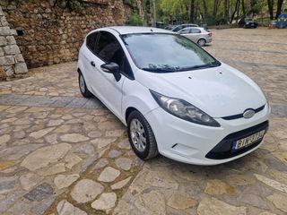 Ford Fiesta 2010-thumb-1
