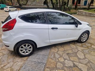Ford Fiesta 2010-thumb-4
