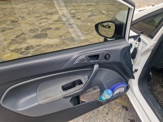 Ford Fiesta 2010-thumb-11