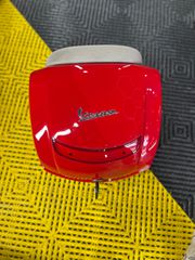 Γνήσιο εργοστασιακό set μπαγκαζιέρα 32lt Vespa LX/S