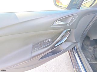 Opel Astra 2019-thumb-17