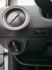 Volkswagen Up 2013-thumb-13