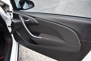 Opel Astra 2012 SPORTS GTC 1.4-thumb-59