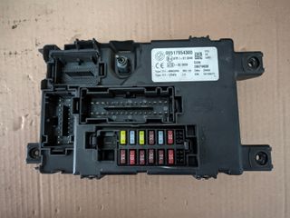Ασφαλειοθήκη Delphi  FIAT GRANDE PUNTO 1.3 MULTI AUTO με κωδικούς  00517954300 , 28079638 ,  E13 97R I-01 0040 , E13 I-00 0639 ,  C096 , FI1-AM433RX , FI1-125kHz L3