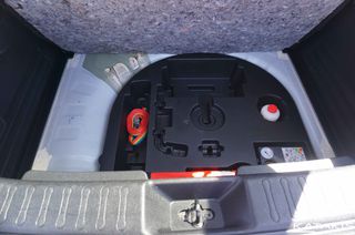 Nissan Juke 2017 Connecta, Panorama, Clima, Navi, Rear Camera-thumb-11