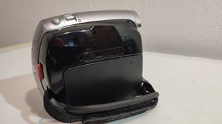 Samsung mini Dv camera-thumb-2