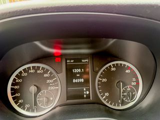 Mercedes-Benz 2018 Vito TOURER 114-thumb-25