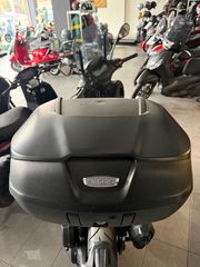 Βαλίτσα  PIAGGIO KEYLESS 52 LT μαύρη με μαύρο ματ καπακι
