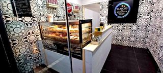 Βιτρίνα θερμενομενη 1.20 εκατοστον σε διαμετρο 70. Φάρδος