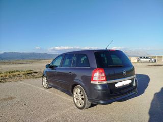 Opel Zafira 2011