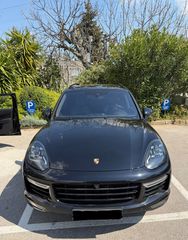 Porsche Cayenne 2017 TURBO S-thumb-3