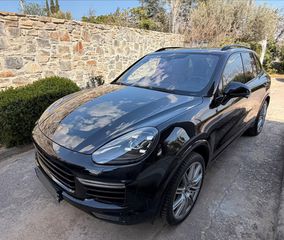 Porsche Cayenne 2017 TURBO S-thumb-51