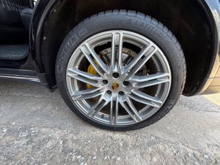 Porsche Cayenne 2017 TURBO S-thumb-53