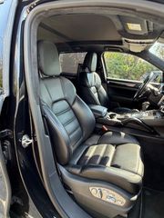 Porsche Cayenne 2017 TURBO S-thumb-12
