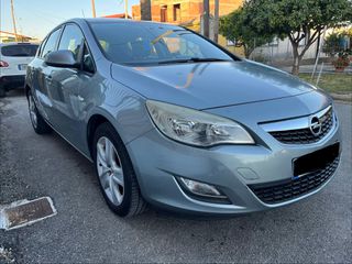 Opel Astra 2012