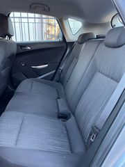 Opel Astra 2012-thumb-6