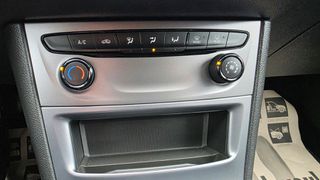 Opel Astra 2019 EDITION-thumb-25