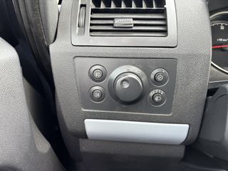 Opel Zafira 2008-thumb-18
