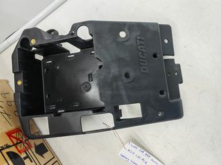 DUCATI 749 999  βαση μπαταριας 82914191A-thumb-1