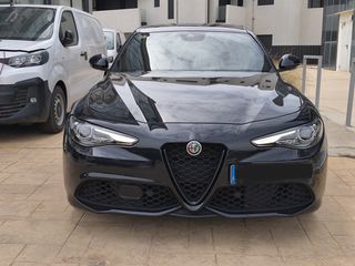 Alfa Romeo Giulia 2021 VELOCE Q4-thumb-1
