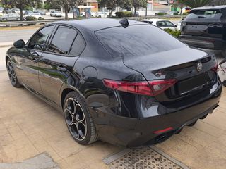 Alfa Romeo Giulia 2021 VELOCE Q4-thumb-6