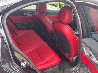 Alfa Romeo Giulia 2021 VELOCE Q4-thumb-11