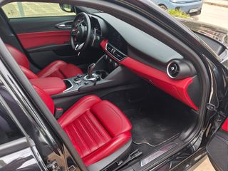 Alfa Romeo Giulia 2021 VELOCE Q4-thumb-13